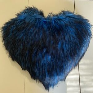 Nayr Studio fluffy heart shaped bag